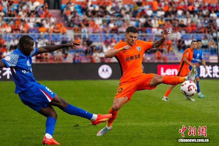 云南玉昆爆冷战平申花 首次主场逼平领头羊