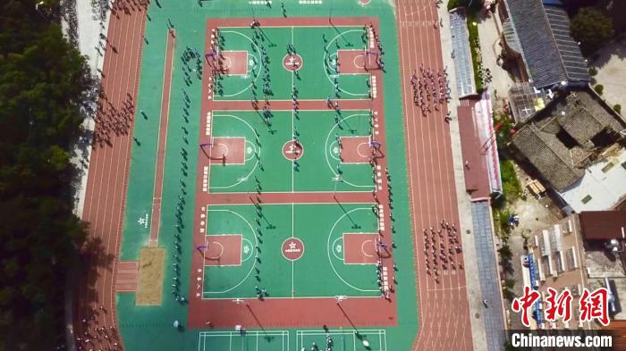 广东镇校体育共享工程激活乡镇快乐操场助力全