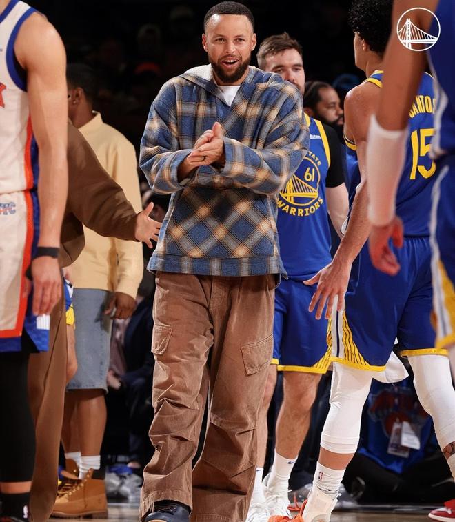 残阵勇士惨遭尼克斯21分大逆转 四连败冲击西部