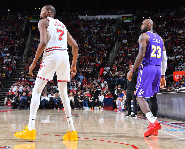 湖人客场力克火箭豪取七连胜 雷迪克赞叹詹姆斯
