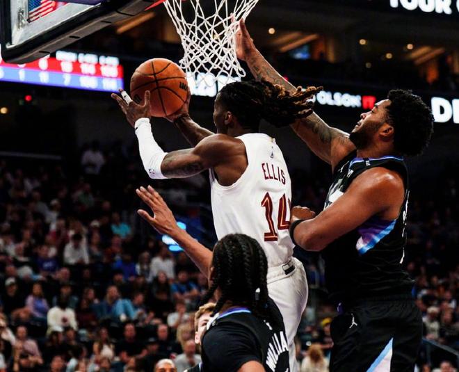 哈登14助攻创里程碑 骑士双塔终结效率飙升