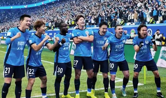 大连英博绝杀河南队，上海申花力克辽宁铁人