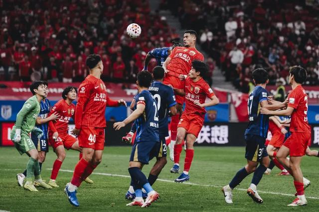 海港队逆境大胜武汉三镇 4-0完胜回应质疑