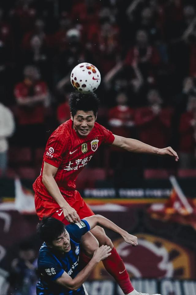 海港队逆境大胜武汉三镇 4-0完胜回应质疑