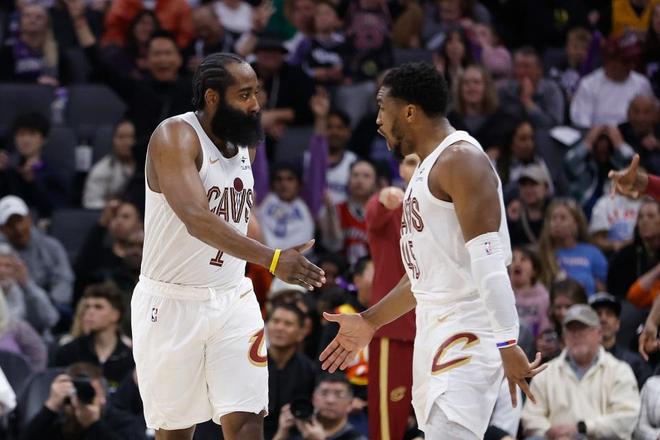马刺领跑联盟争冠行列 骁勇战绩引热议 NBA战力榜